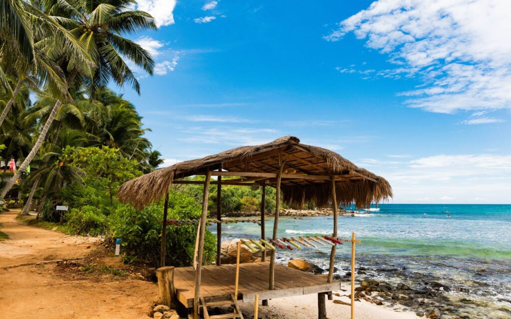 Hiriketiya Beach Travel Guide - best time to visit