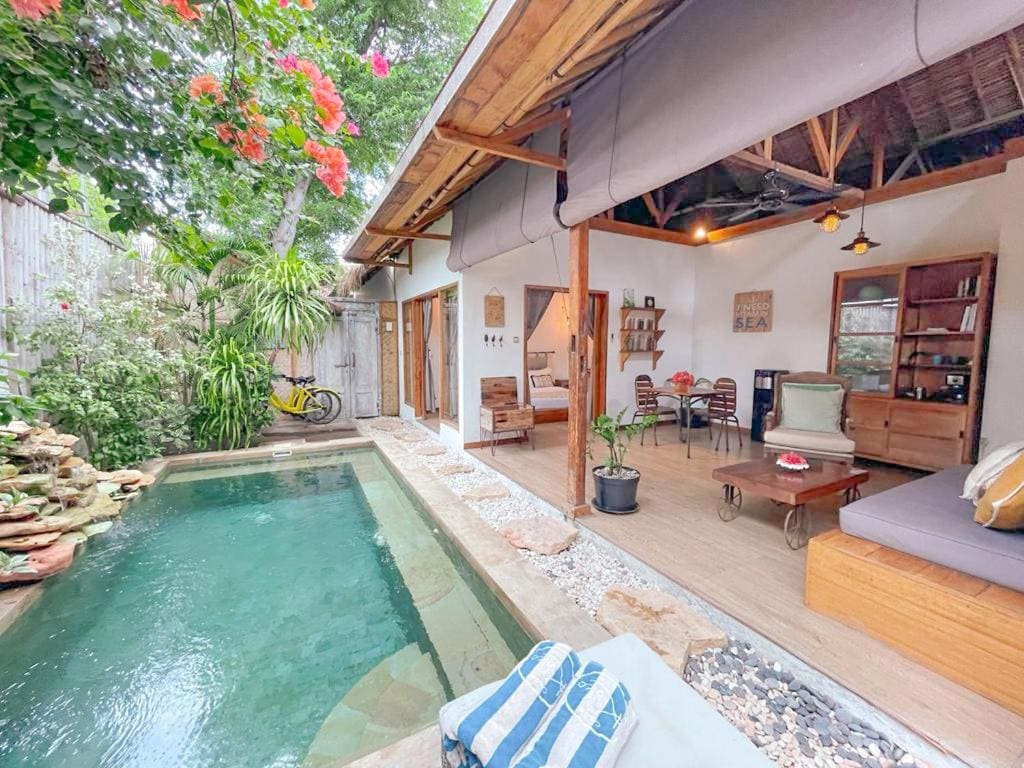Villa Casa Koko private pool and an open living room
