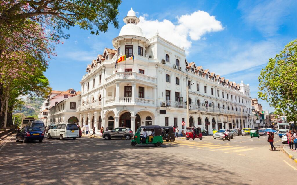 where to stay in kandy - kandy city center