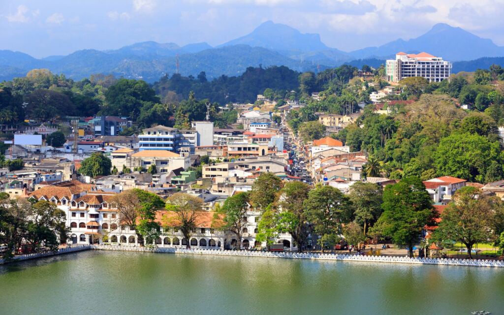 where to stay in kandy - kandy hills
